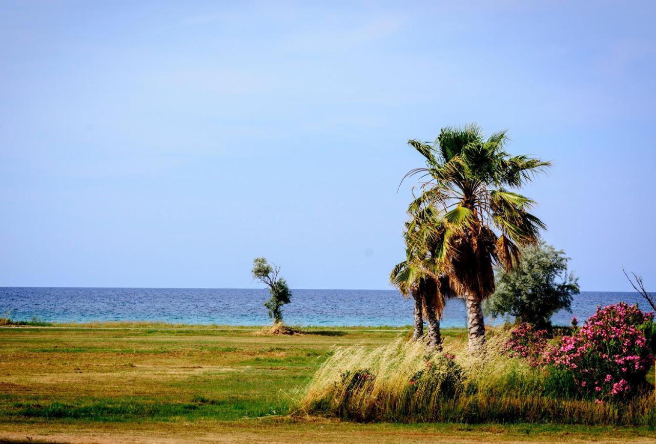 Nafsika Suites (Adults Only) Nea Moudania Exterior foto